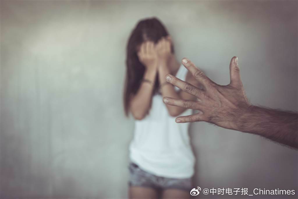 震惊！18岁少女遭64人性侵，揭露事件背后的残酷真相