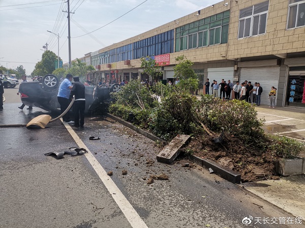 央视曝光美甲灯安全隐患，消费者需警惕，行业监管亟待加强