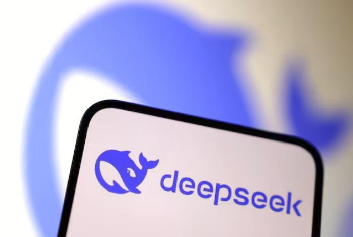 腾讯重磅！微信接入DeepSeek灰度测试，掀起智能社交革命风暴，影响究竟有多深？揭秘行业巨变背后的秘密。