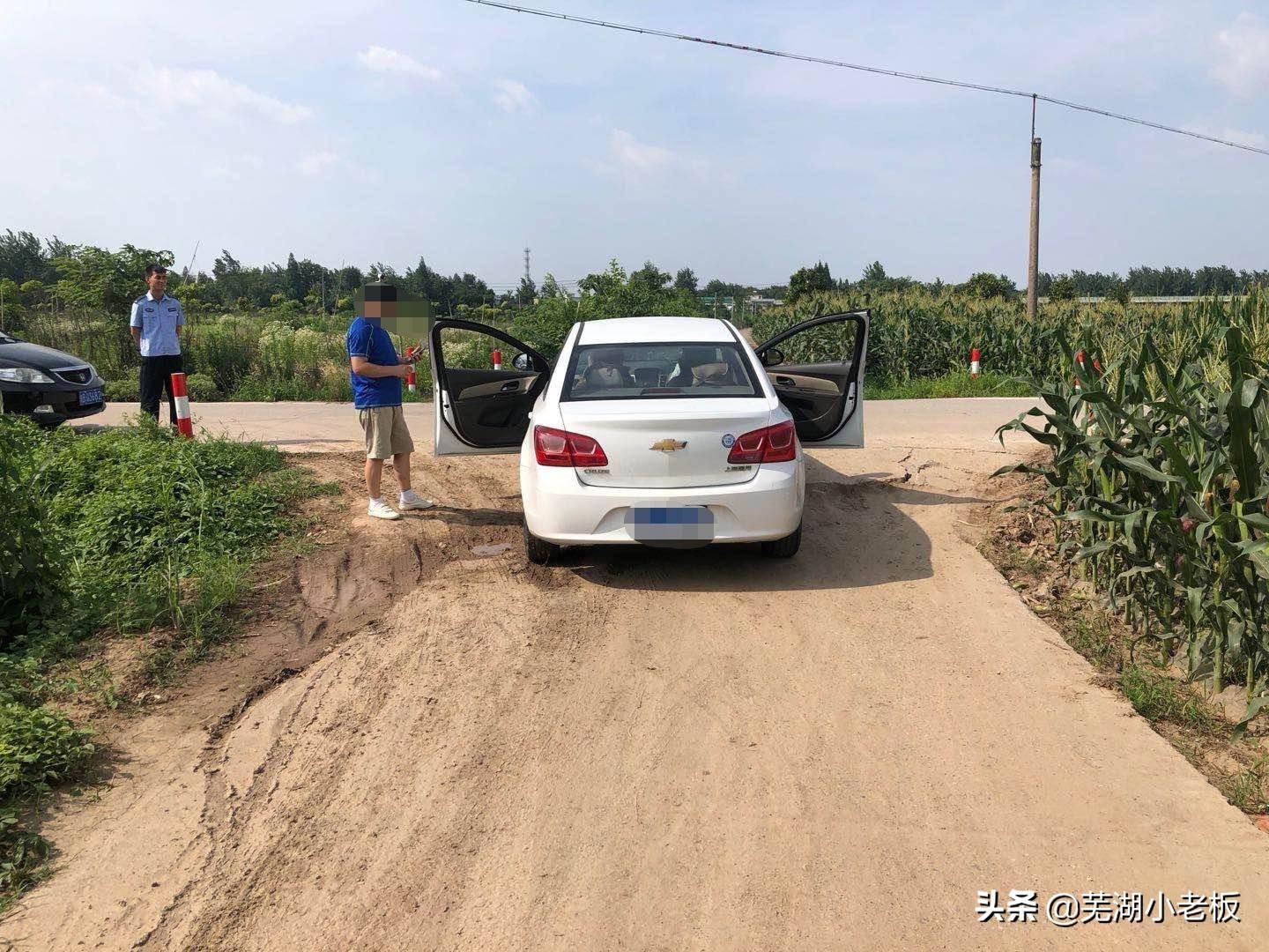 车主遭遇车祸，主副驾安全气囊竟未启动？揭秘事故真相与安全隐患！深度剖析为您揭晓答案。